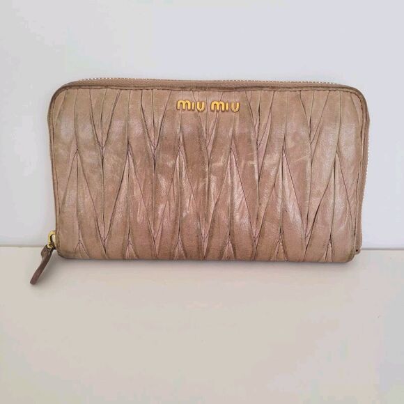 Miu Miu Wallet Matelasse Pink Large Accordion Card Holder Logo Leather Zip - Picture 1 of 9